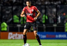 Blaze renova com atletico go