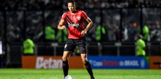 Blaze renova com atletico go