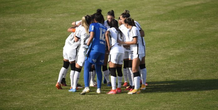 Casas-de-apostas-patrocinam-62,5%-dos-times-do-Brasileirão-2025-Feminino Casas de apostas patrocinam 62,5% dos times do Brasileirão 2025 Feminino