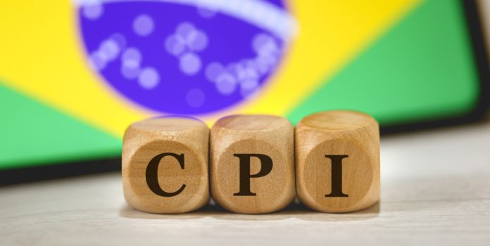 Delegado aponta promessas vazias de influenciadores e casas de apostas ilegais na CPI das Bets Delegado aponta promessas vazias de influenciadores e casas de apostas ilegais na CPI das Bets