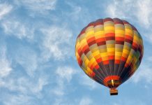 Balão aerostático destaca ação de jogo mais alto do mundo da ApostaTudo