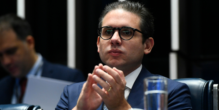 Congresso avisa governo que MP para compensar IOF não será aprovada Foto de Hugo Motta