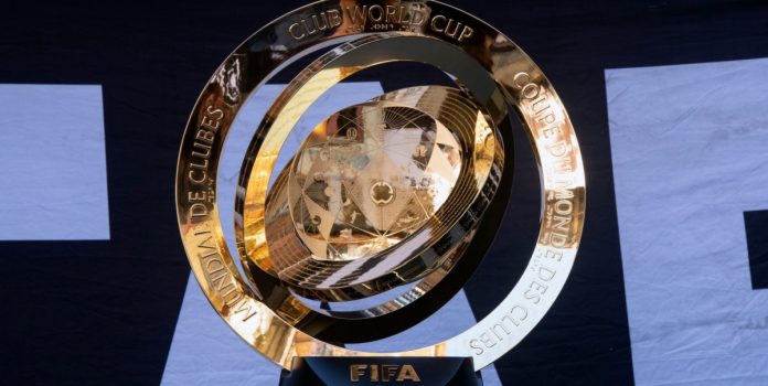 Imagem do trófeu da Copa do Mundo de Clubes para falar do portfólio de apostas da BETBY