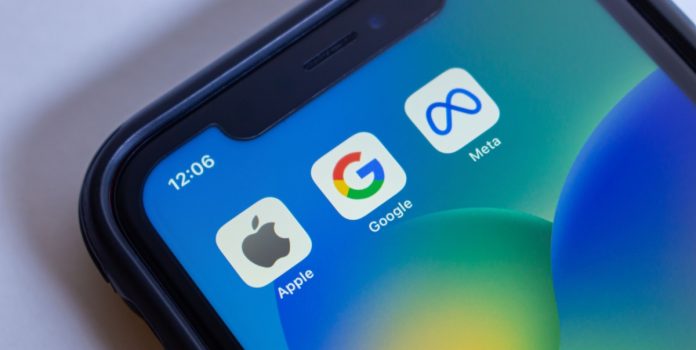 Big techs: Google, Apple são alvo de PL que cria regras de download de apps de apostas esportivas