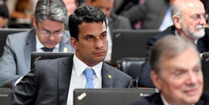 Foto do senador Irajá Abreu