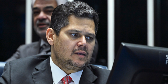 Presidente do Senado busca acelerar votação para legalização dos Cassinos Físicos