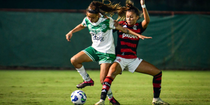 foto de partida entre Juventude e Flamengo, para falar do incentivo da Stake ao futebol feminino