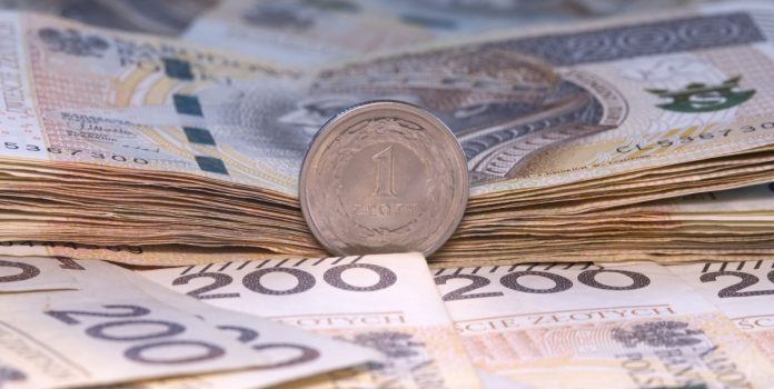 Cédulas de dinheiro e moeda destacam arrecadação do governo com apostas