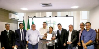 Governo do RN aprova criação de loteria estadual Foto oficial com representantes do governo do RN