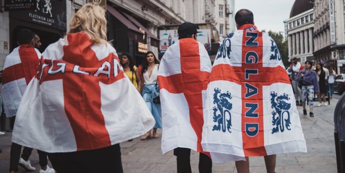 O atacante inglês Ryan Bowman foi banido após realizar mais de 6 mil apostas esportivas no futebol inglês