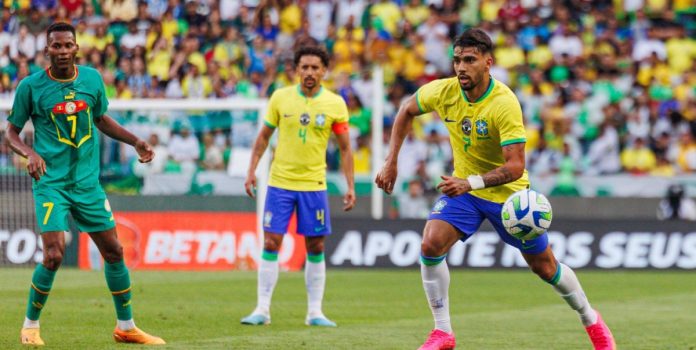 Imagem de Lucas Paquetá com a camisa da Seleção Brasileira