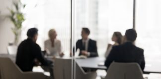 Foto de Empresários reunidos