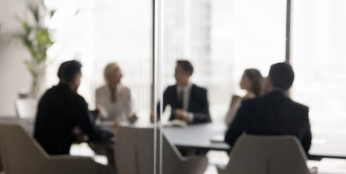 Foto de Empresários reunidos