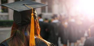 ANJL contesta estudo da ABMES sobre impacto das apostas no ensino superior Graduanda