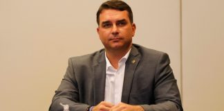 Flávio Bolsonaro posiciona-se contra a legalização da ‘jogatina’ no Brasil Imagem de Flávio Bolsonaro