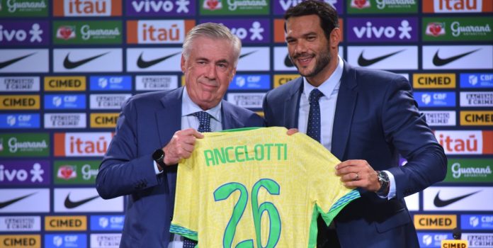 Ex-diretor da CBF revela veto de Ancelotti à publicidade de Apostas Foto de Carlo Ancelotti na Seleção Brasileira