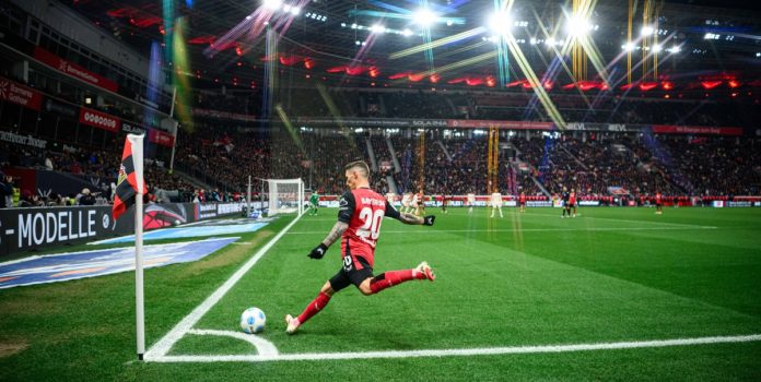 Sportradar-amplia-parceria-com-a-Bundesliga-e-anuncia-novidades Foto de uma partida da Bundesliga para falar sobre o acordo com a Sportradar