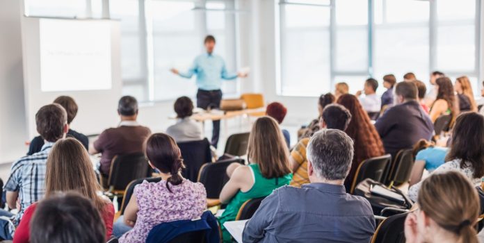 Imagem de um workshop para falar sobre a ação da Superbet