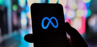 AGU notifica extrajudicialmente Meta para remoção de publicidade ilegal de apostas on-line Celular com o logo da Meta