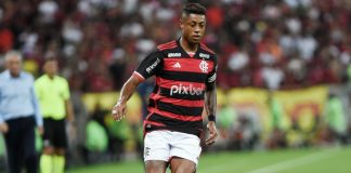 Bruno Henrique é denunciado pelo STJD por possível manipulação de resultados Bruno Henrique, atacante do Flamengo, em campo