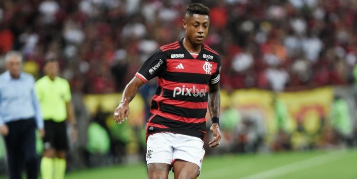bruno-henrique-flamengo-é-denunciado-pelo-stjd Bruno Henrique, atacante do Flamengo, em campo