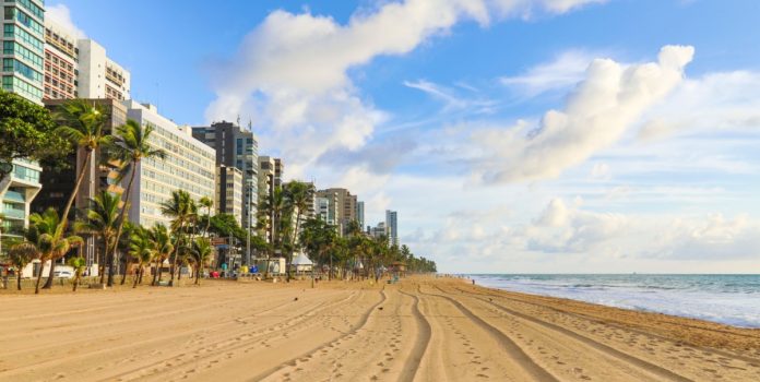 esportes-da-sorte-realiza-ação-em-recife Praia de Boa Viagem, em Recife, onde foi feita a ação da Esportes da Sorte