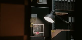 JFPB quebra sigilo de empresas investigadas em esquema bilionário de apostas Sala de investigação particular, com mapa de vigilância e arquivos de casos