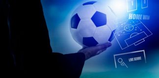 Prevenção à ludopatia: Tocantins e Paulínia aprovam programas de conscientização sobre apostas Homem segurando bola de futebol