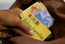 Bloquear beneficiários do Bolsa Família de apostas deve cortar até 20% de usuários de operadoras