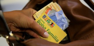 Bloquear beneficiários do Bolsa Família de apostas deve cortar até 20% de usuários de operadoras