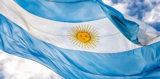 Além do Brasil: GR8 Tech destaca seis mercados-chave de iGaming da América Latina Bandeira da Argentina
