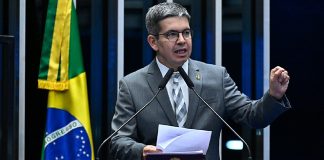 Senado aprova redução de incentivos fiscais e maior tributação para empresas de apostas Senador Randolfe Rodrigues