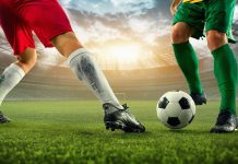 Odds Scanner incorpora Sambafoot e unifica operação no Brasil A imagem mostra as pernas de 2 jogadores e um está tentando driblar o outro.