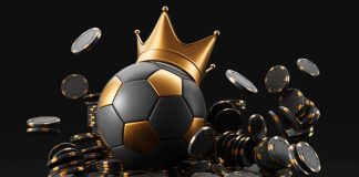 Bola de futebol preta com coroa dourada e diversas fichas de cassino preta ao redor