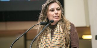 Paulinha, deputada da Assembleia Legislativa de Santa Catarina (ALESC).