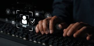 Novibet faz parceria com a Unico para verificação de identidade no Brasil Usuário efetuando login em um site, passando por processo de verificação de identidade.