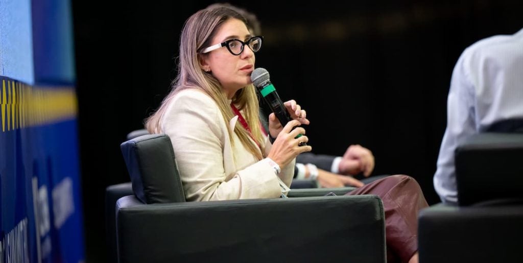 Daniele Correa Cardoso, secretária de Prêmios e Apostas (SPA), é fotografada durante o SBC Summit Rio 2026.