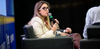Daniele Correa Cardoso, secretária de Prêmios e Apostas (SPA), é fotografada durante o SBC Summit Rio 2026.
