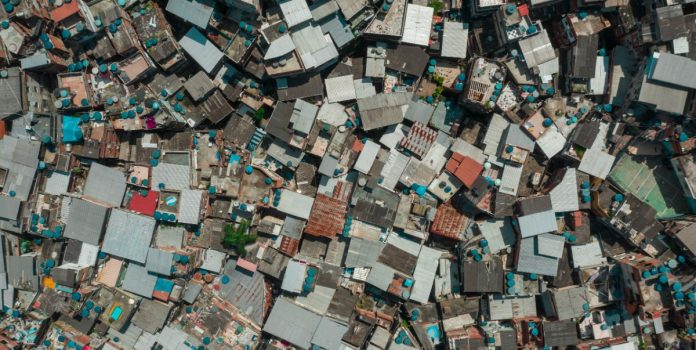 Kaizen-Foundation-firma-parceria-com-TETO-Brasil Favela no Rio de Janeiro vista de cima