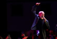PT vai manter tom crítico às apostas para campanha de reeleição de Lula Lula (PT), presidente do Brasil, discursa para plateia.