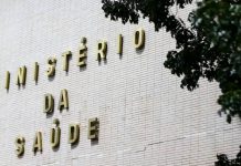 Fachada do prédio do Ministério da Saúde do Brasil.