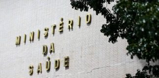 Gabriella Boska, Ministério da Saúde, aborda semelhanças e diferenças entre ludopatia e vício em drogas Fachada do prédio do Ministério da Saúde do Brasil.