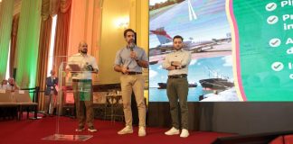 Eduardo Leite deixa apostas esportivas de fora de PL que regulamenta loteria no RS Eduardo Leite apresentando a agenda do RS no Palácio Piratini, onde comentou sobre o PL da loteria estadual