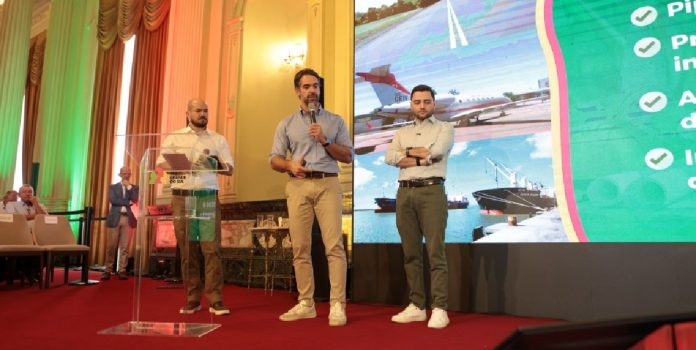 Eduardo Leite apresentando a agenda do RS no Palácio Piratini, onde comentou sobre o PL da loteria estadual