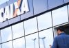 Fachada de uma agência da Caixa Econômica Federal.
