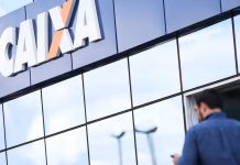 Fachada de uma agência da Caixa Econômica Federal.