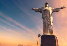 Playtech: Brasil, um ano depois – mercado de apostas que vale a pena entender Pôr do sol no Cristo Redentor, no Rio de Janeiro