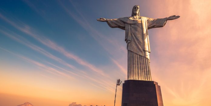 Playtech_-Brasil-um-ano-depois-mercado-de-apostas-que-vale-a-pena-entender Pôr do sol no Cristo Redentor, no Rio de Janeiro