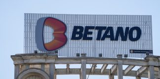 Betano e FIFA anunciam parceria para a Copa do Mundo 2026 Placa da Betano.