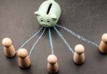 Comissão aprova novas regras para divisão de recursos da Timemania entre clubes Cofre de porco e bonecos de madeira representam a distribuição de recursos financeiros